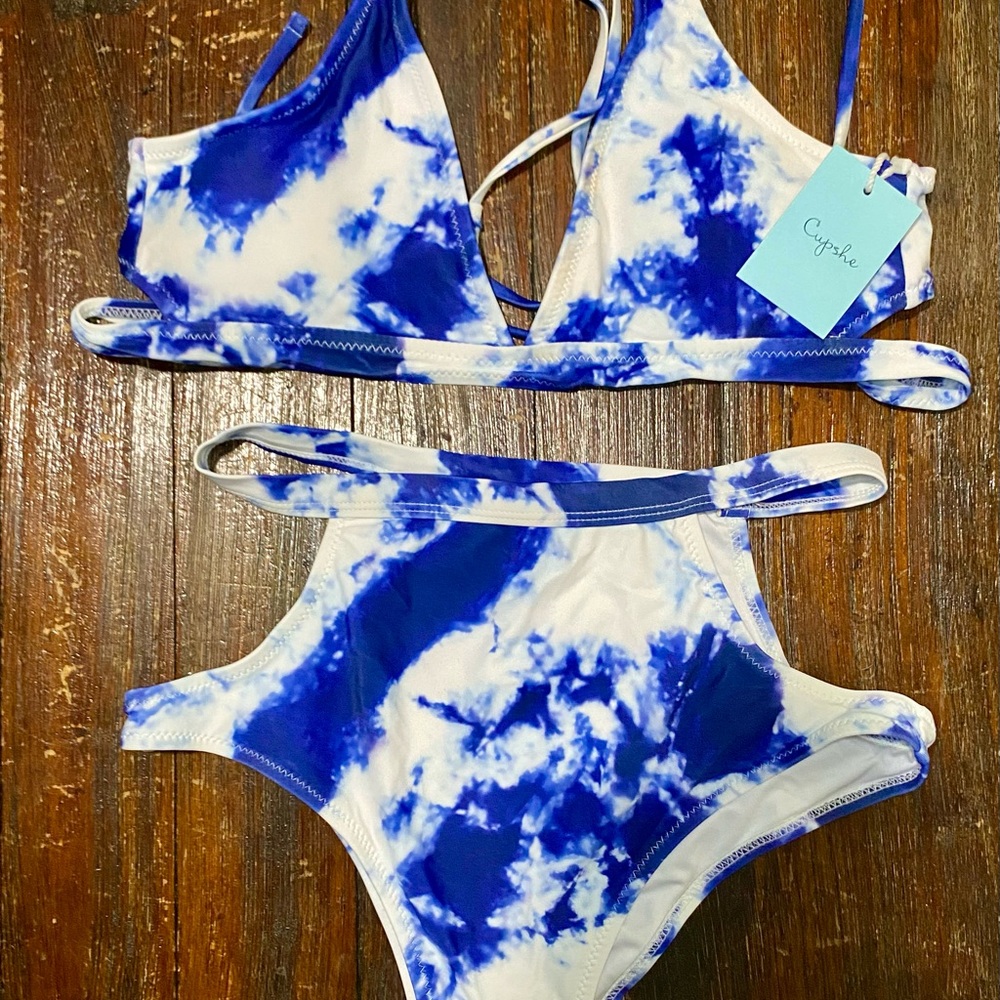 Cupshe Blue and White Tie-Dye Bikini